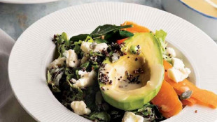 AVOCADO SCHÜSSEL MIT TAHIN UND ZITRONENSauce