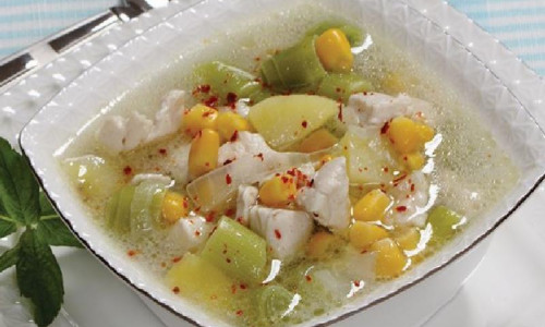 Hühnersuppe mit Gemüse